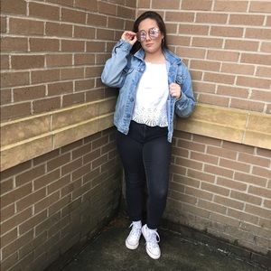 Meet your Posher, Joy